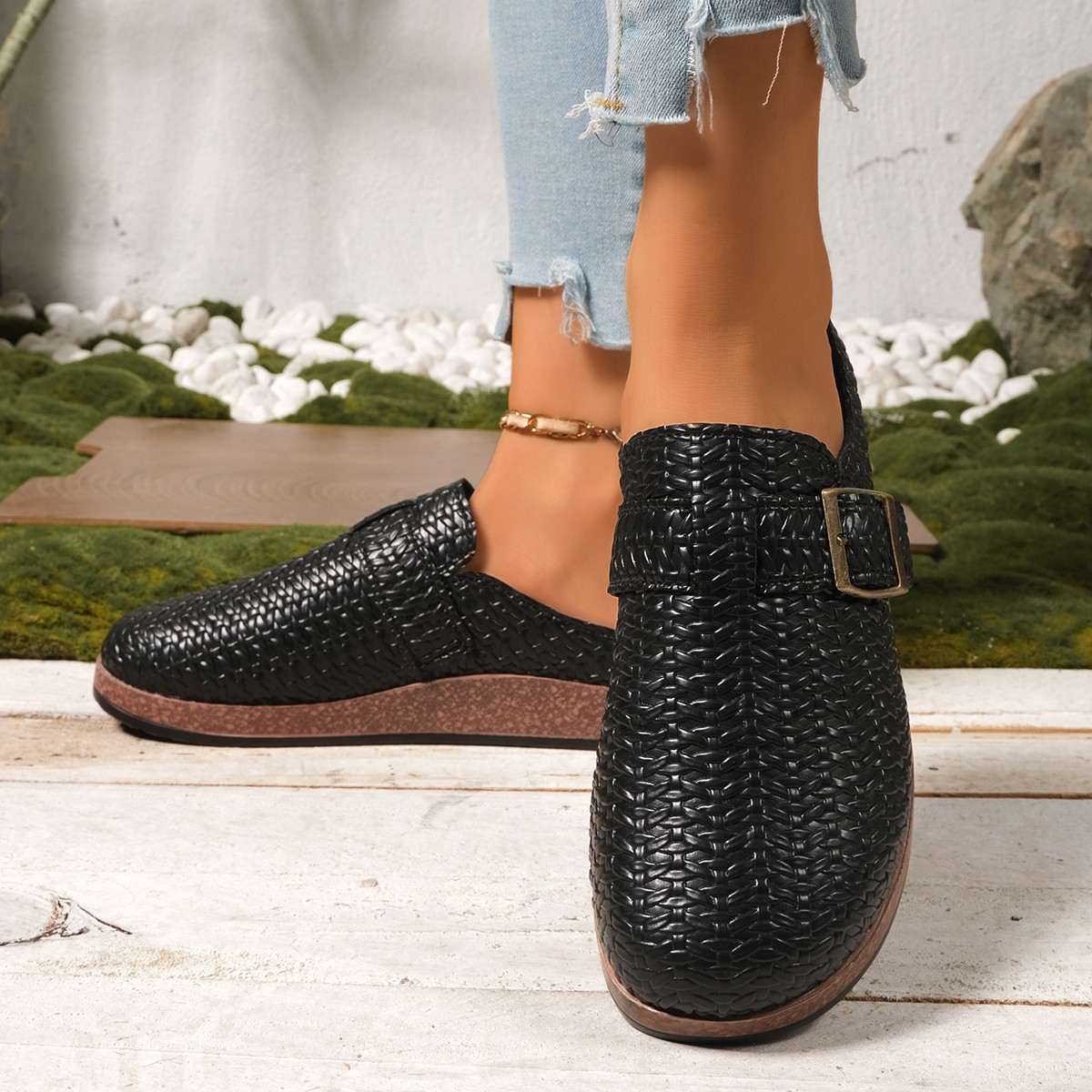 Summer Plus Size Retro Closed Toe Slippers For Women, Flat Low Heel, Wearable With Belt Buckle, Half Slippers_vogvips.com
