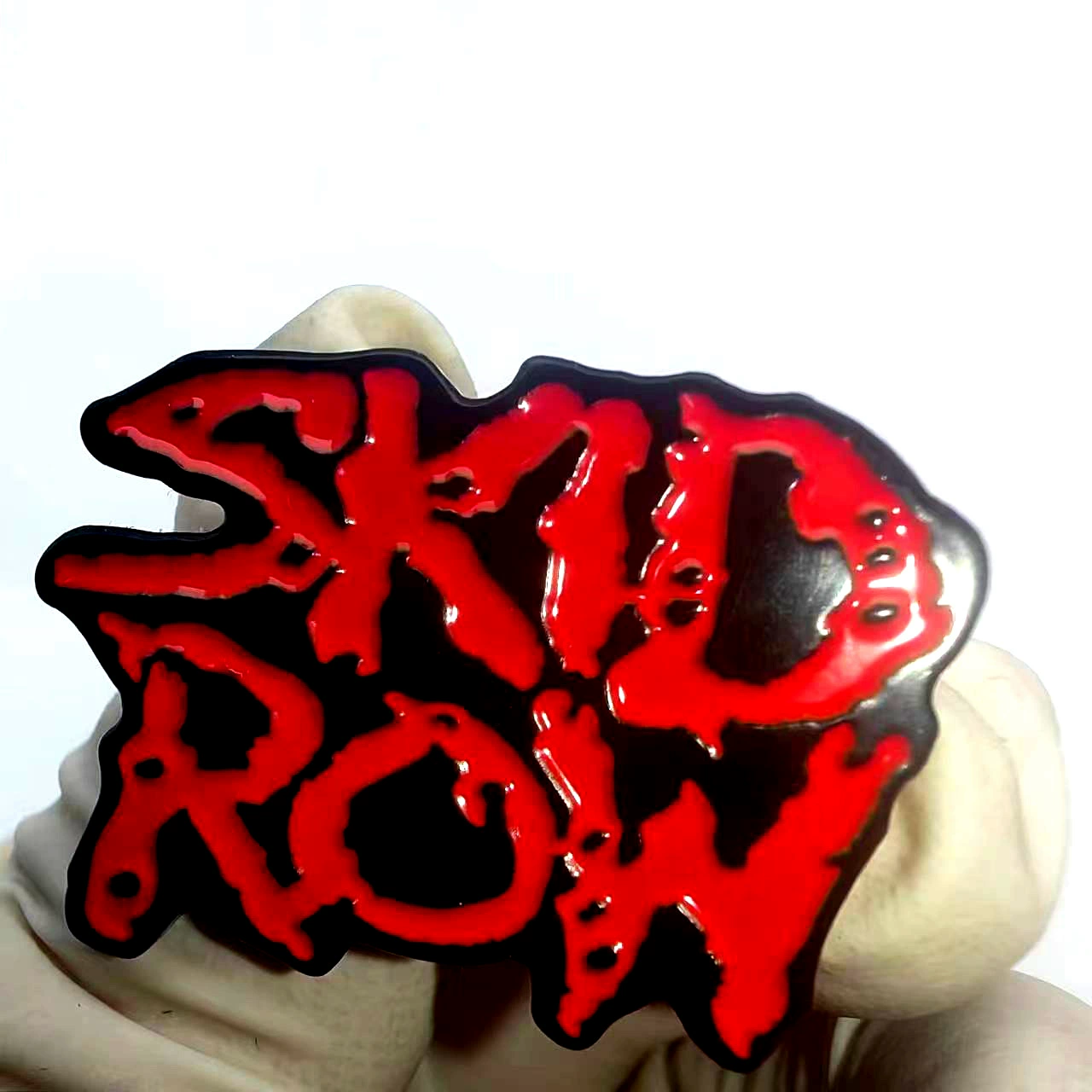 Брошь в стиле готика: тяжелый метал, группа Skid Row, музыкальная фан-банда, металлическая булавка-аксессуар