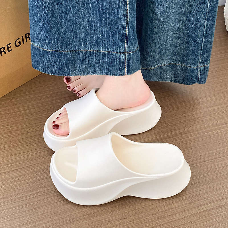 2026 New Thick-Soled Women's Slippers, 8cm Height Increase, Summer Outdoor Fashion Versatile Trendy High-Heeled Sandals