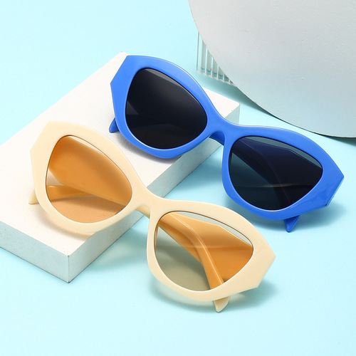 Online celebrity sunglasses wholesale oversized irregular personality glasses women's European and American cross-border wide-leg UV protection sunglasses men's