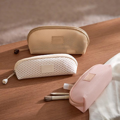 化粧ブラシ収納袋 2025 夏の新ニッチポータブル化粧品袋女性の小さなブラシバッグ口紅トイレタリーバッグ