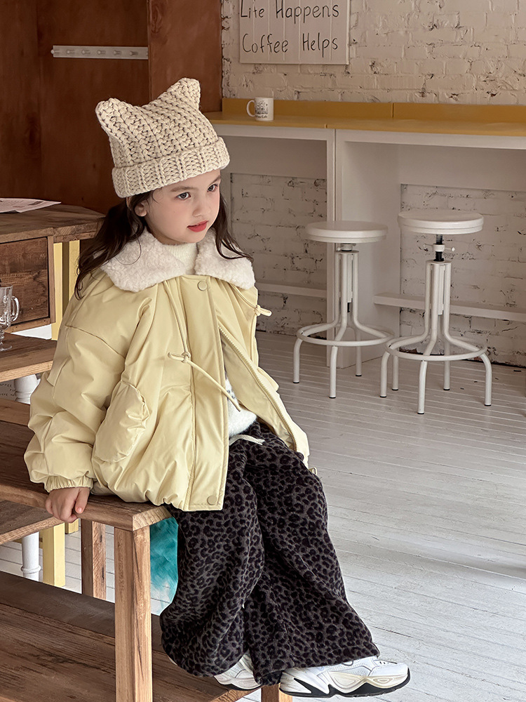 Niñas de invierno de algodón grueso 2025 nuevo estilo extranjero coreano chaqueta de solapa grande chaqueta de algodón para niños niñas súper bonitas