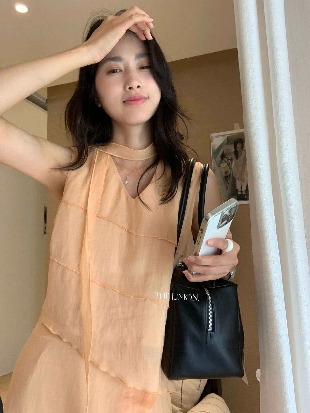 Bộ áo hai dây kết hợp chân váy midi nữ tính chất tơ tằm phong cách Hàn Quốc — màu cam, màu mơ chi tiết 27