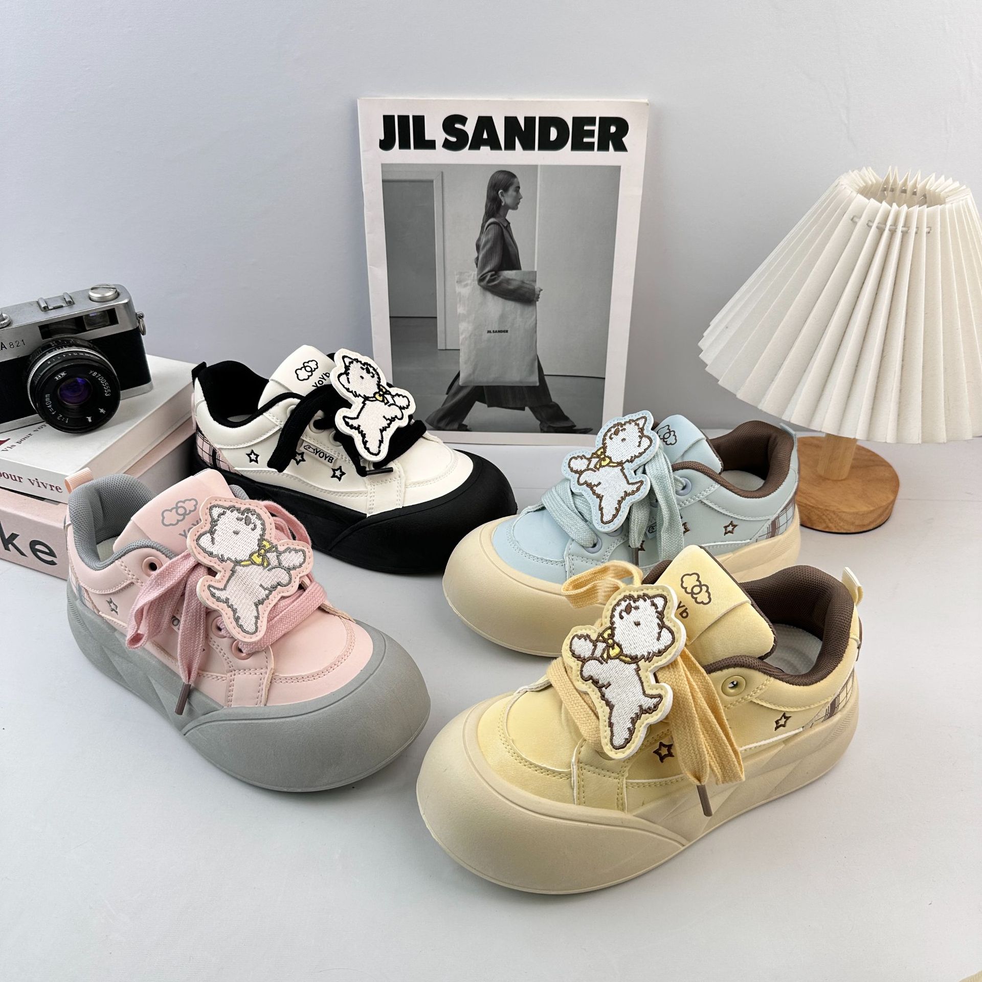 Yuanbo coreano zapatos de skate para mujeres 2025, nuevos zapatos de lona de soleas gruesas de otoño para mujeres nicho lindo zapatos de pan