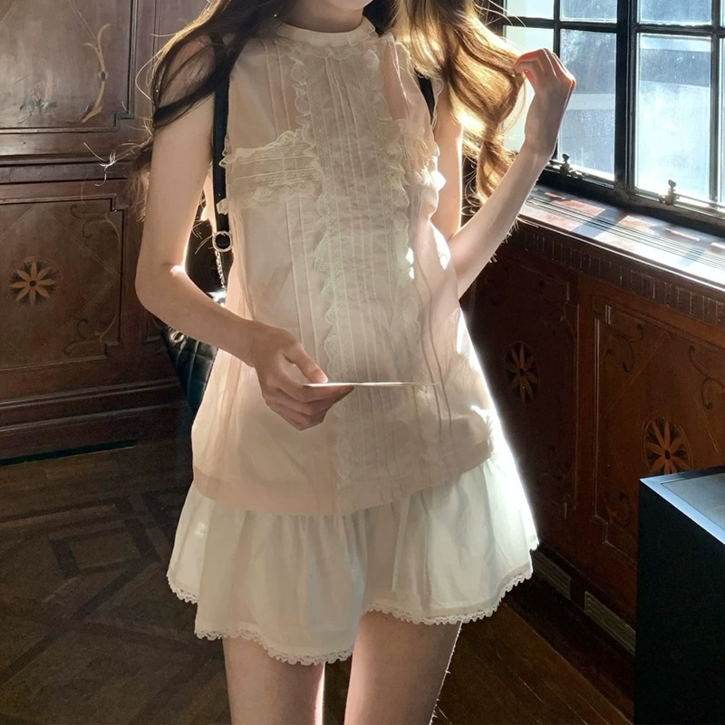 Hinoki【Jojo Private Fashion Line】Light Pink Sleeveless Shirt for Women, Vintage Chanel-Style Lace-Trimmed Tank Top, Trendy Hinoki【Jojo Private Fashion Line】Light Pink Sleeveless Shirt for Women, Vintage Chanel-Style Lace-Trimmed Tank Top, Trendy