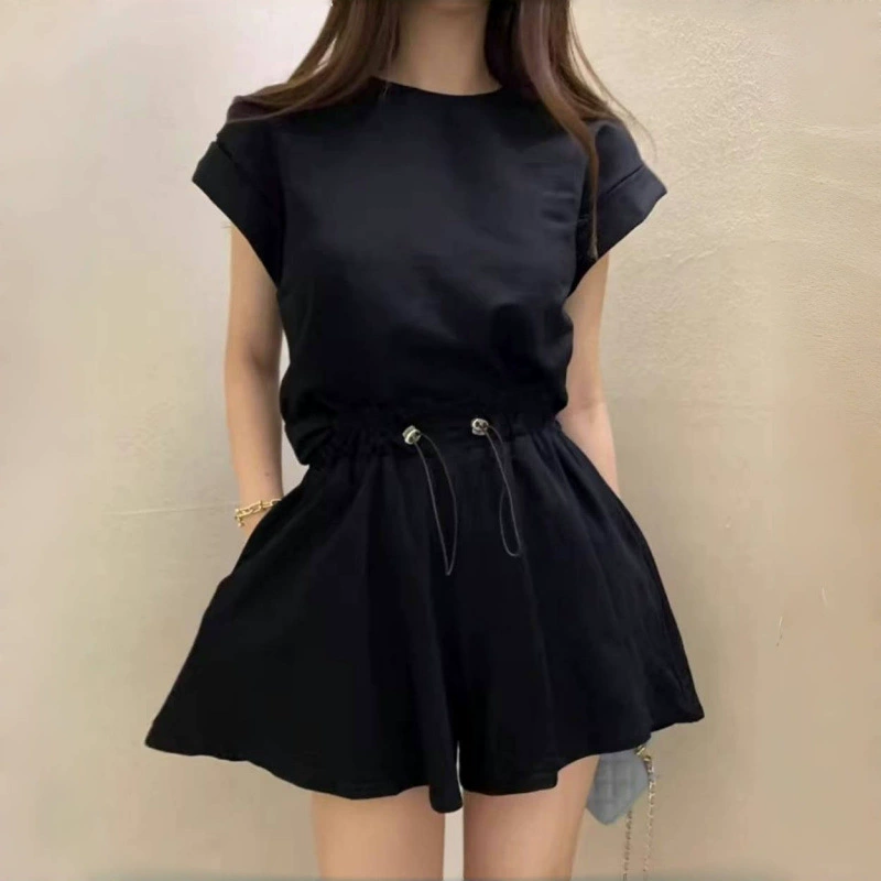 Корейский шикарный летний нишевый стиль, футболка с короткими рукавами и разрезом сзади, топ + широкие шорты на шнурке, комплект из двух предметов