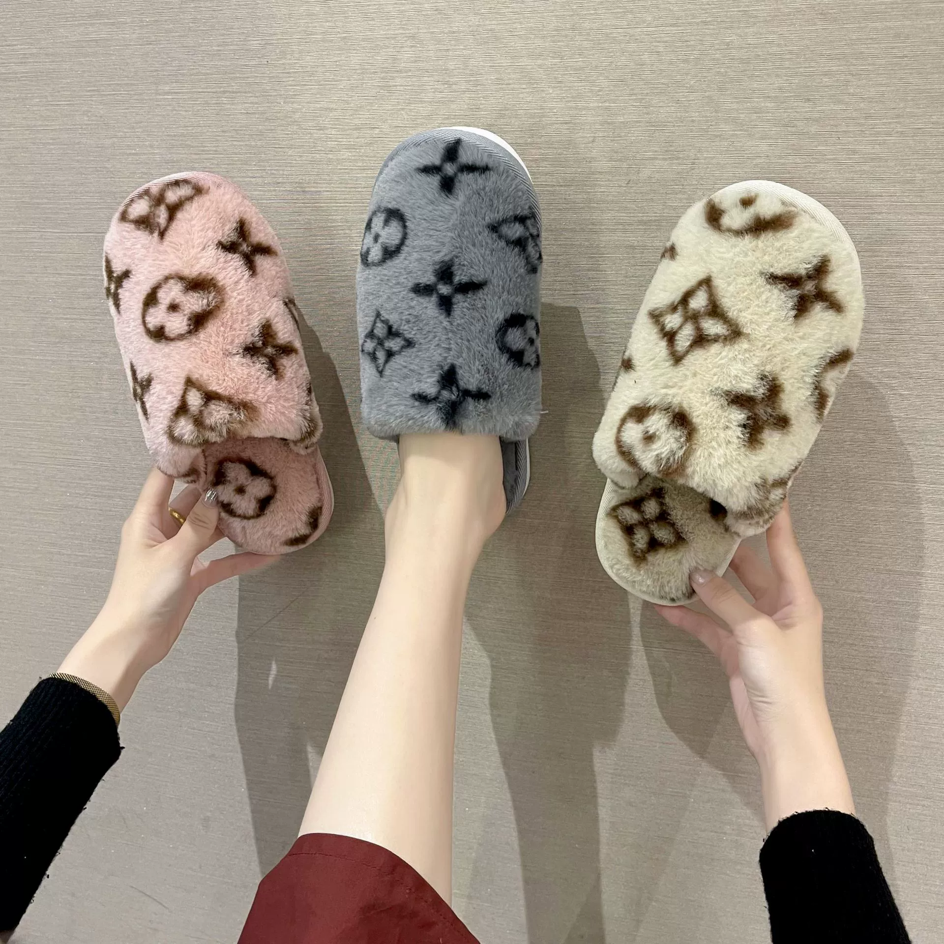 Новинка 2024 года, меховые тапочки с трансграничным принтом для женщин, зимние домашние модные теплые хлопковые тапочки с искусственным кроличьим мехом, экспорт