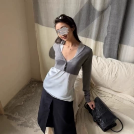 女式牛仔裤;女式T恤;休闲裤