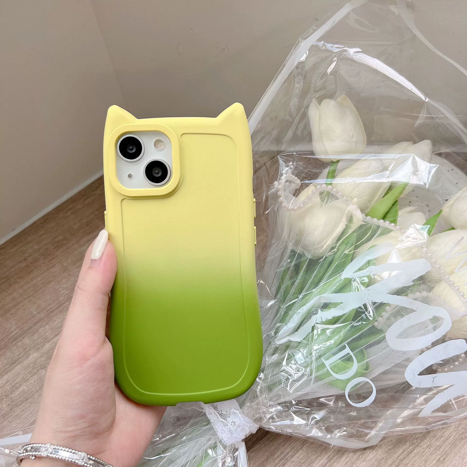 Защитный силиконовый чехол двухцветного градиента для iPhone 15 Pro / Pro Max - ударопрочный, защита при падении