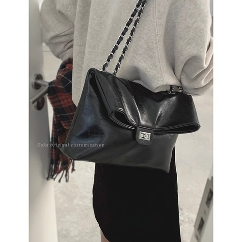 Women's New Advanced Feel Chanel-style Chain Shoulder Tote Bag with Large Capacity, Versatile and Commute-friendly from Guangzhou Factory