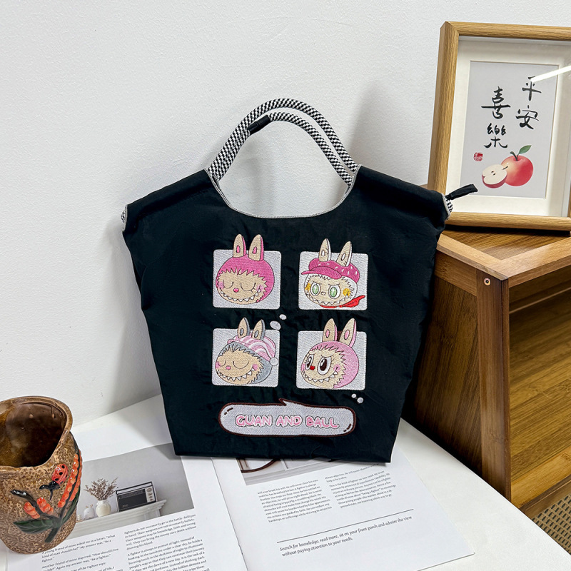 [アップグレードジッパーバッグ] 2025 新しい刺繍ナイロン屋外防水日本製多用途調節可能なクロスボディバッグ女性用|undefined