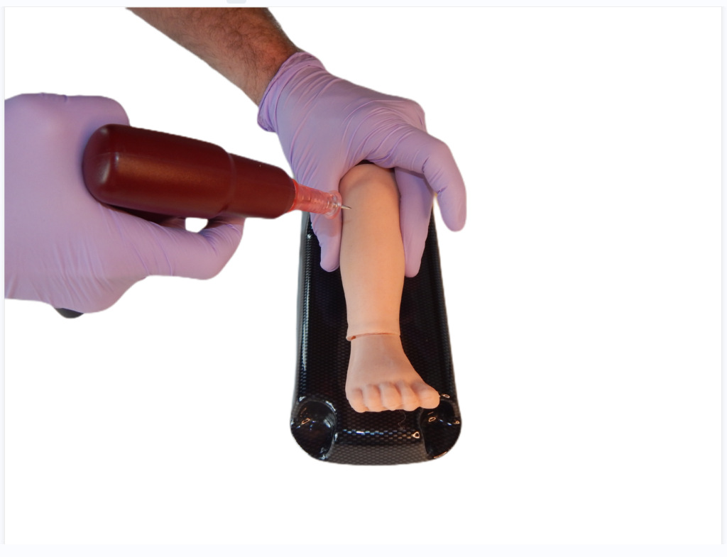 TruInfant IO 腿 婴儿腿模型该模型 便于医生培训以及实操作教学