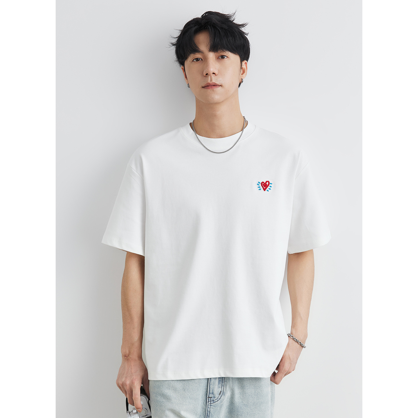 Yizhi Men's Heart Towel Embroidered Short-Sleeved T-Shirt Men's Summer 2025 New Hong Kong Style Half-Sleeved T-Shirt Loose Top