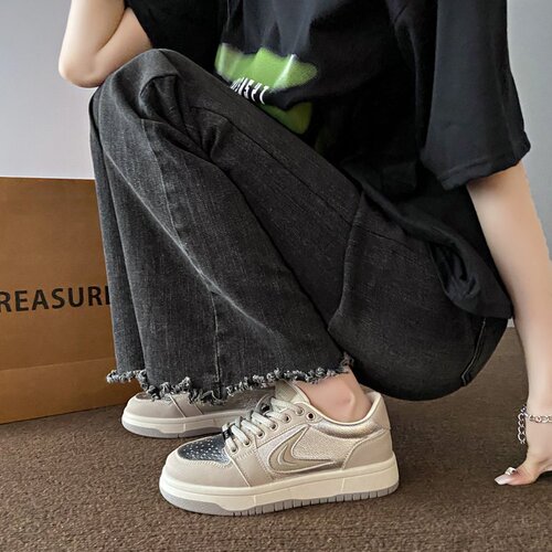 Niche retro silver sneakers for women ins trend  new design breathable flat-soled American sports and casual shoes