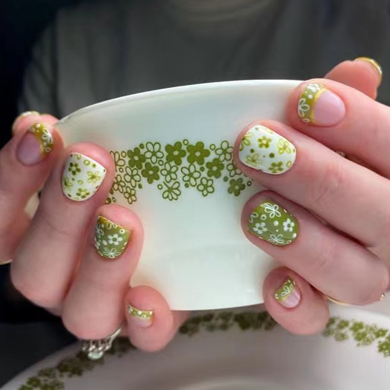 24 pieces of short square wear camellia French high-grade nail art green hand-painted fake nails wholesale
