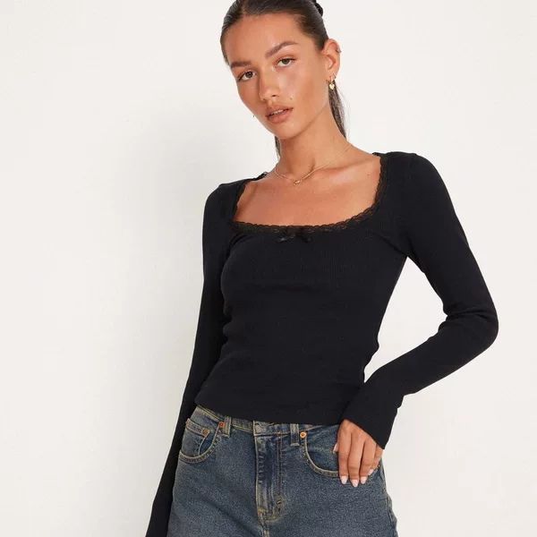 European and American Amazon Autumn and Winter New Hot Fashion Sexy U Collar Lace Knitted Stitching Slim Long Sleeve Base Shirt