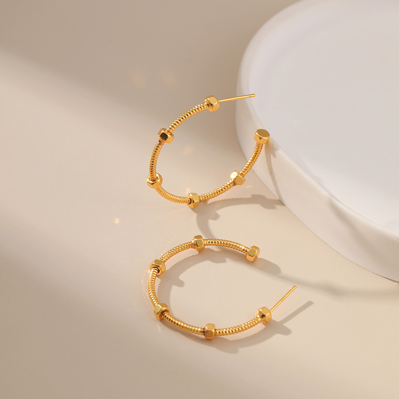 Fashion C Shape Copper Plating Earrings 1 Pair