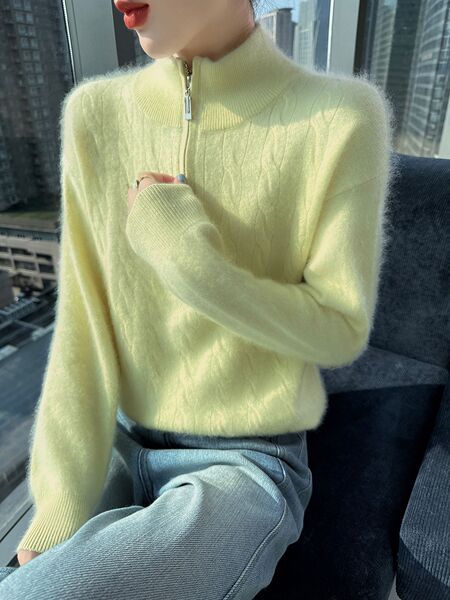 Demi-season velvet knitted sweater with zipper