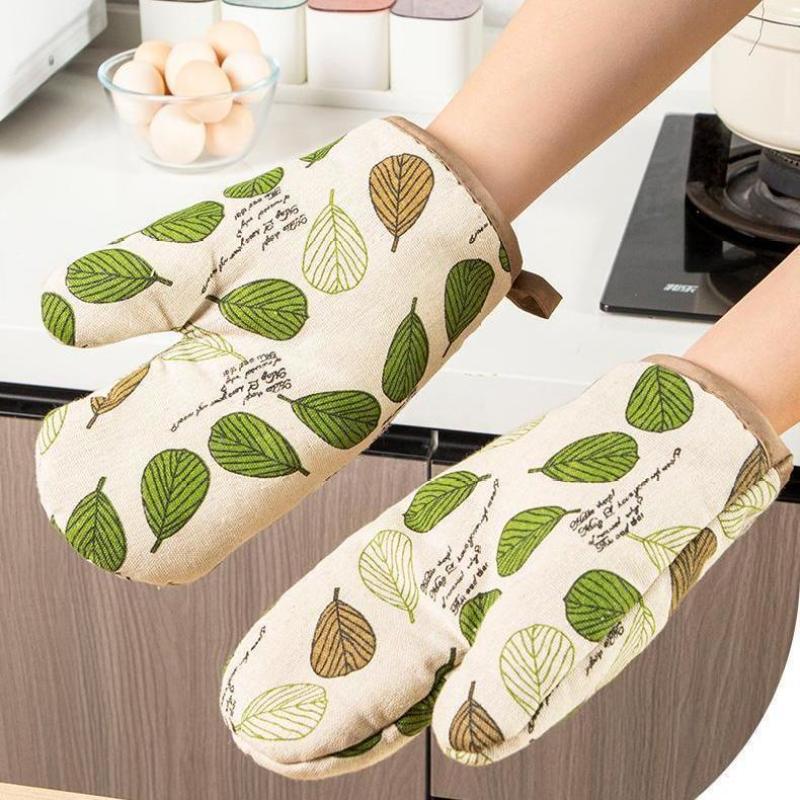 Thickened Heat-Insulating Gloves, High Temperature Resistant, Anti-Scalding, Oven Gloves, Microwave Oven Baking Tools, Cotton Gloves Thickened Heat-Insulating Gloves, High Temperature Resistant, Anti-Scalding, Oven Gloves, Microwave Oven Baking Tools, Cotton Gloves
