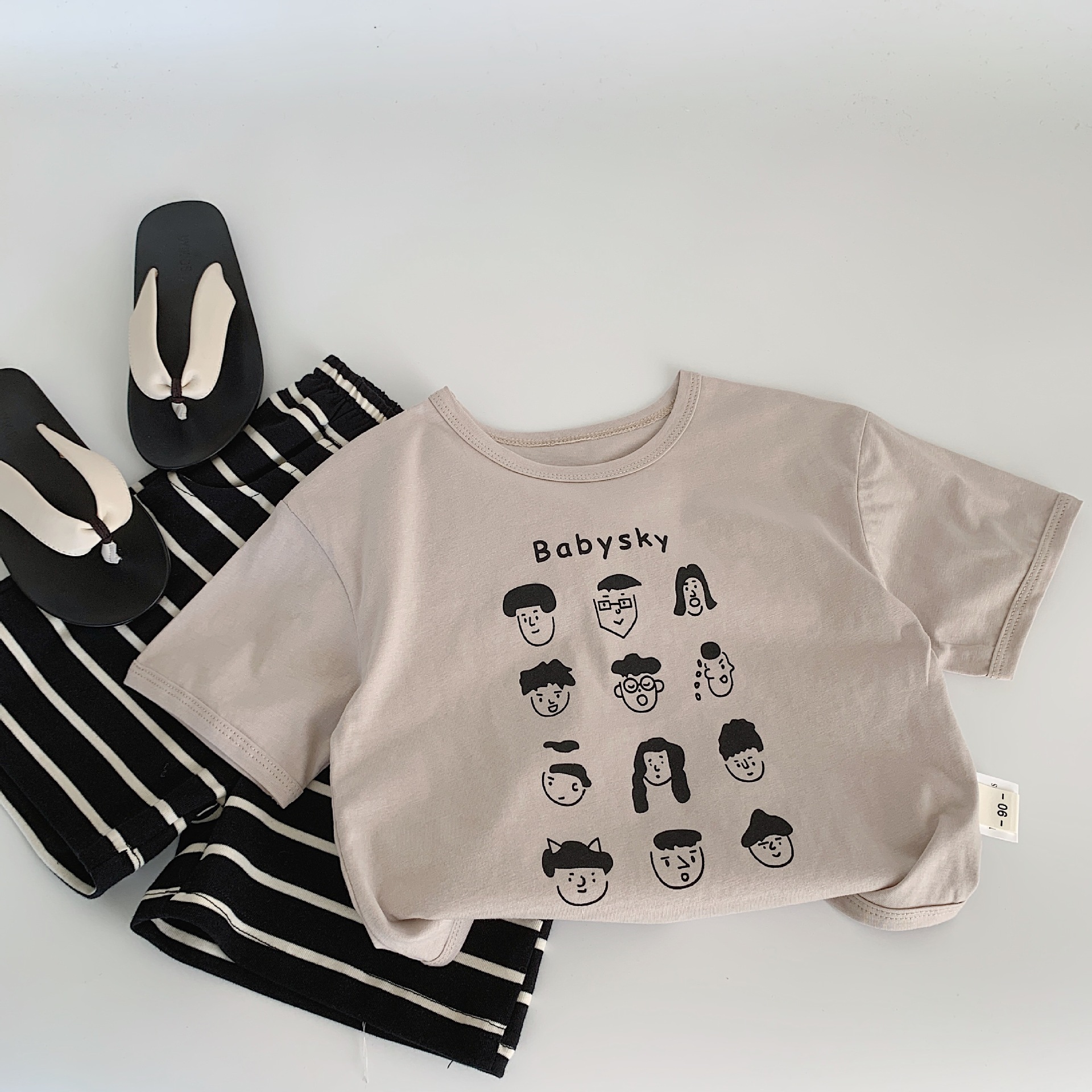 Camiseta de manga corta de verano para niños Maibao 2025 nuevo estilo coreano para niños y niñas suéter estampado de dibujos animados algodón a clase