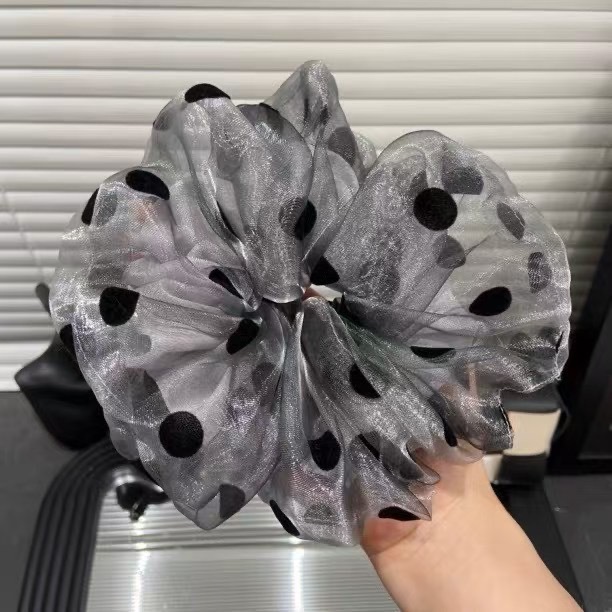 회색 물결 무늬