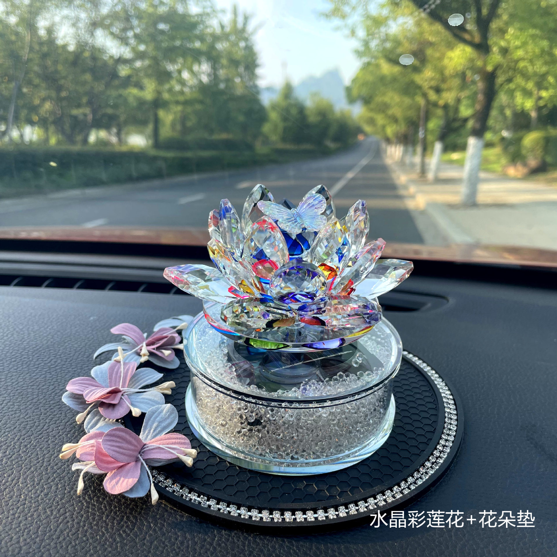 Direct sales from the manufacturer: cross-border crystal lotus craft items, home decorations, car perfume holders, jewelry, and creative ornaments