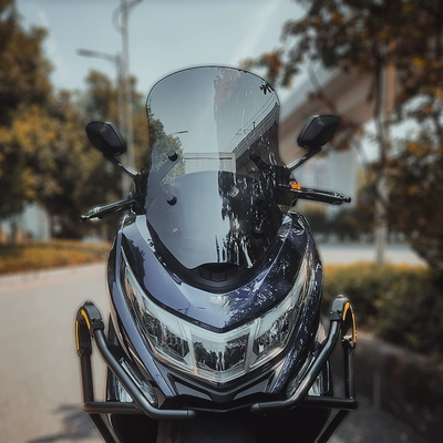 Protection – Motorcycle front windshield