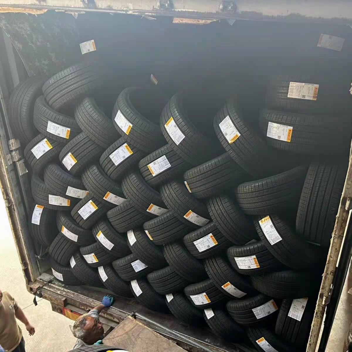 Brand New Dunlop Tires 245/50R18 100W Maxx Tt Suitable for Mercedes V260, Jaguar, Infiniti Q70