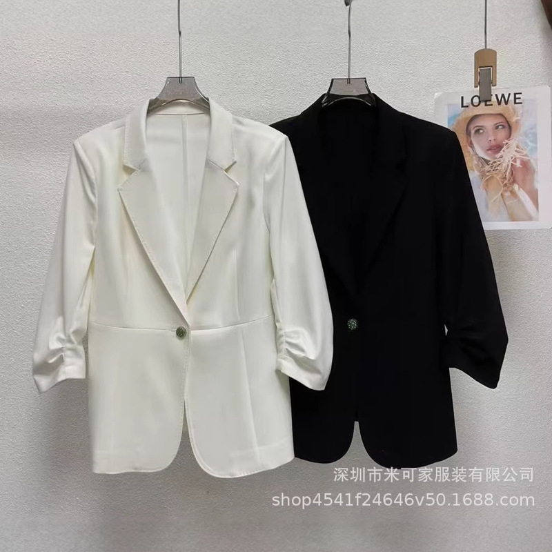 Elegant Commuter-Style Jade Button Three-Quarter Sleeve Blazer for Women, New Spring/Summer Model with Decorative Stitching, Waist-Cinching, Slim-Fit Single-Breasted Suit