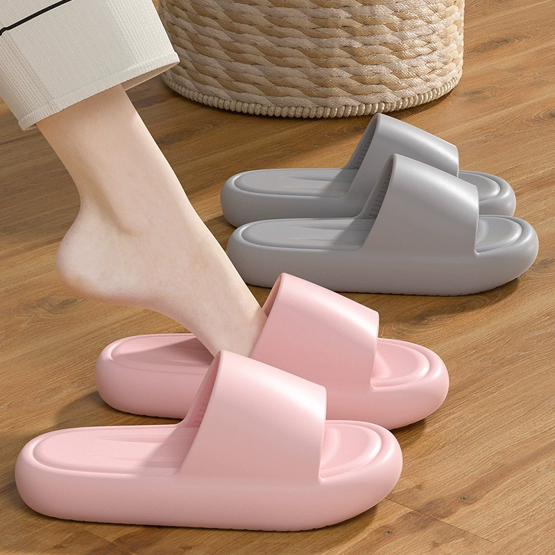 2024 новый летний топает на фекалии пара тапочки носить на улице, чтобы принять ванну противоскользящий крытый дом мужские холодные тапочки с толстой подошвы