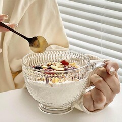 太陽の花のガラスの朝食の杯の復古のレリーフのオート麦の牛乳の杯の家庭の大容量はスプーンの高い顔の値のコップを持ちます。