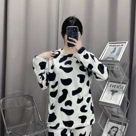 秋冬季睡衣女加厚珊瑚绒卡通奶牛纹两件套圆领法兰绒家居服套装
