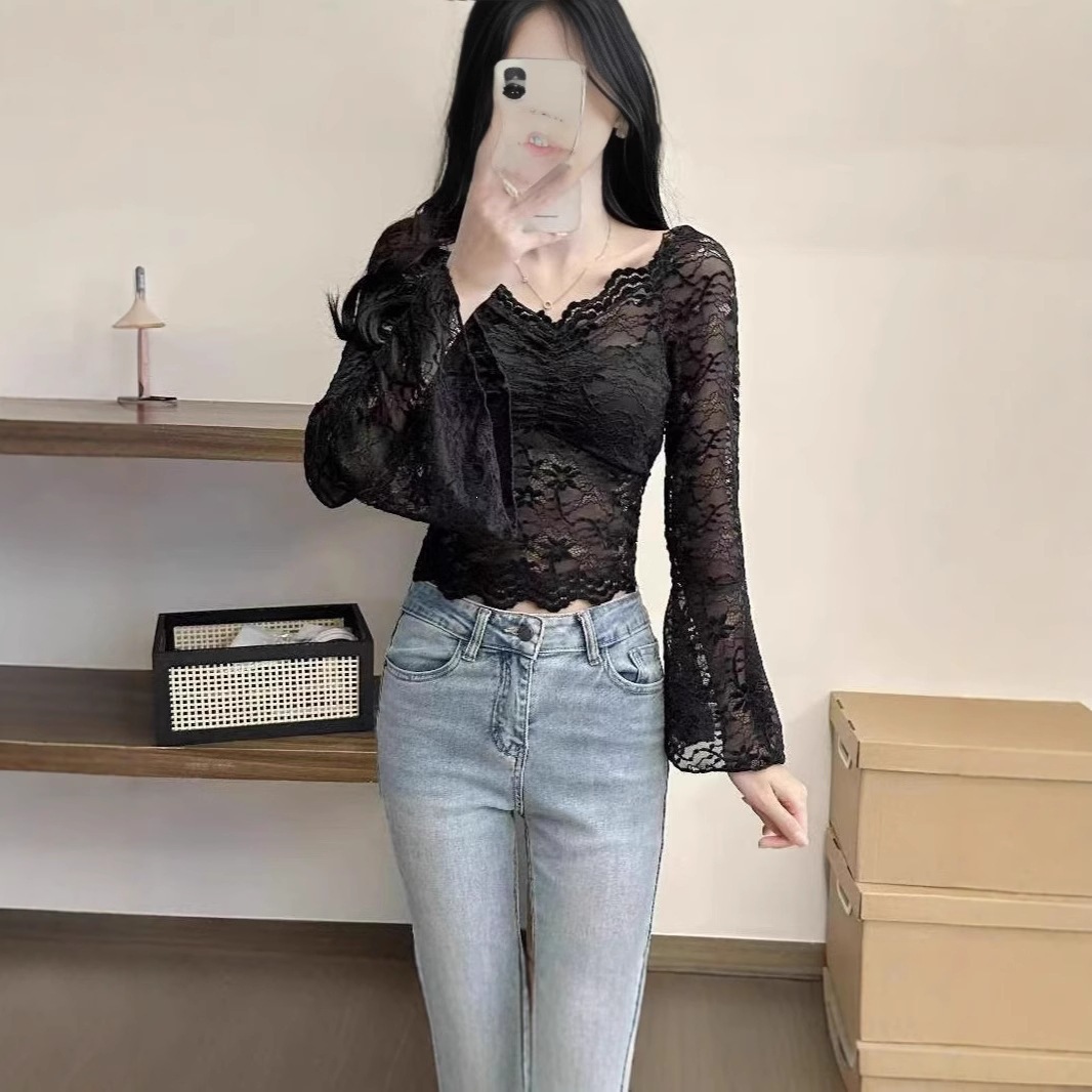 9073秋季辣妹方领长袖蕾丝衫女秋纯欲性感收腰显瘦百搭喇叭袖上衣