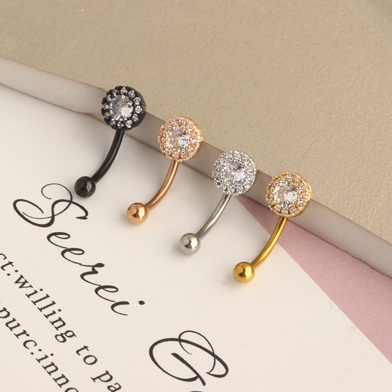 16G labret stud size and finish detail