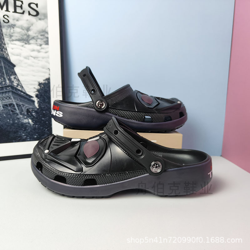 Star Wars Darth Vader Black Warrior Co-Branded Clogs Summer New Men's and Women's Non-Slip Beach Casual Sandals