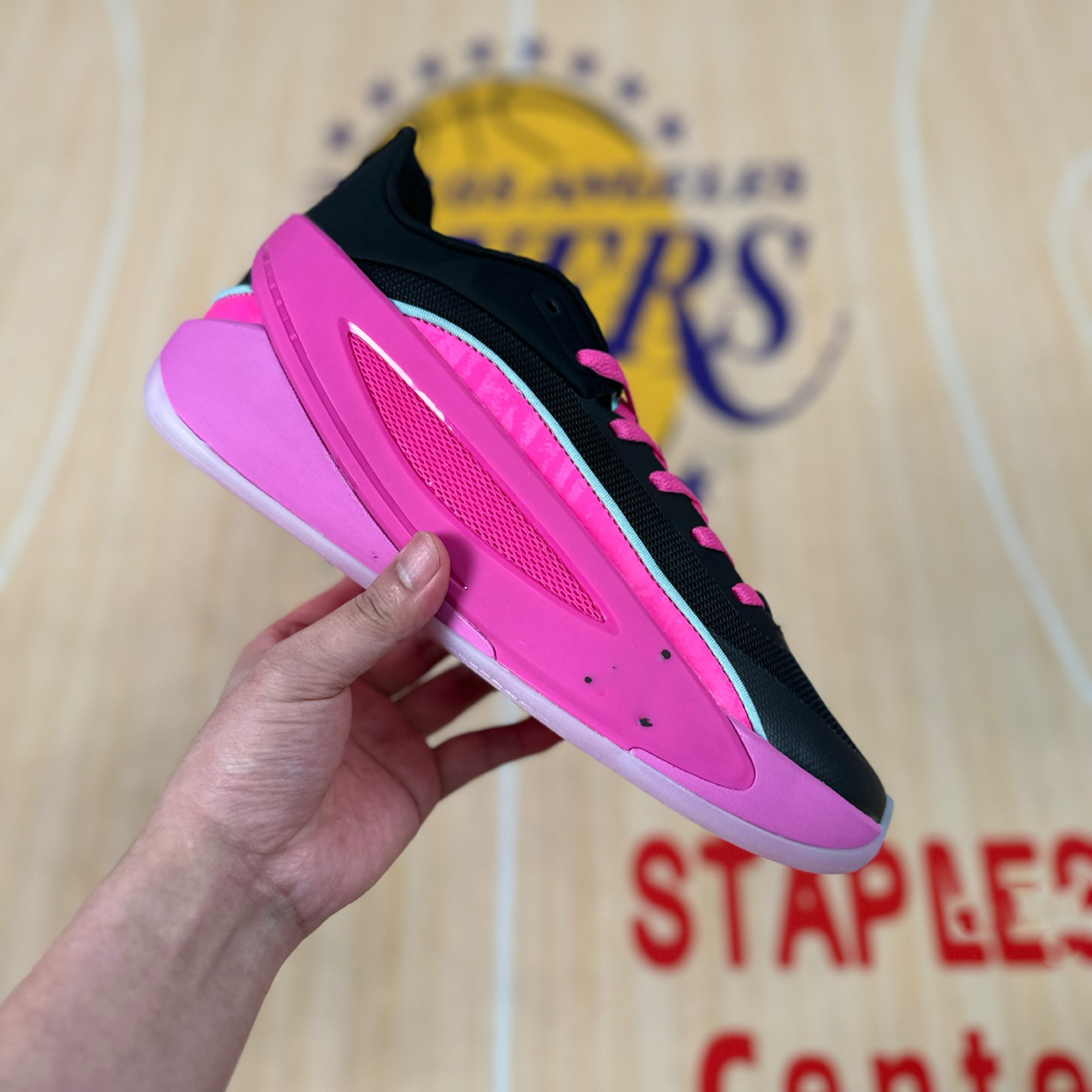 Zapatillas de Baloncesto Bajas para Hombre Luka 5, Tela de Malla y Caucho, Transpirable y Antideslizante, para Baloncesto