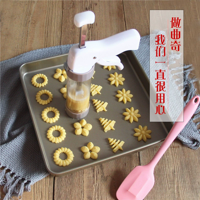 Пистолет для печенья, чтобы сделать форму для печенья