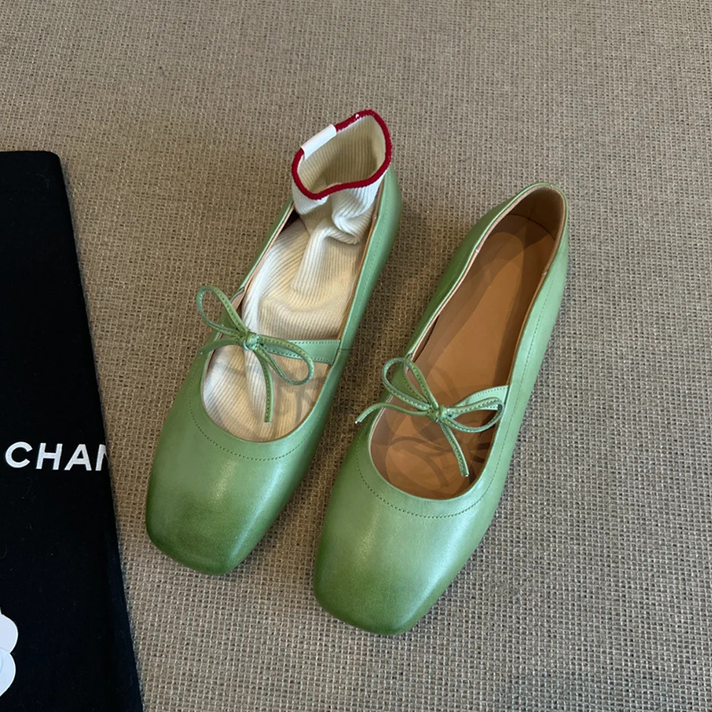 in stock version ~ French retro Mary Jane shallow mouth shoes women 2025 spring new square head leather soft bottom milk shoes