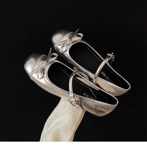 Fashionable French skirt, flat and shallow cut, silver ballet Mary single-layer shoes, rare shoes, 2026 summer new style small leather shoes for women