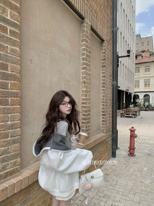 1只衮1Z1ZGUN 招牌私服款 高克重520g复合空气层撞色松弛感卫衣女|undefined