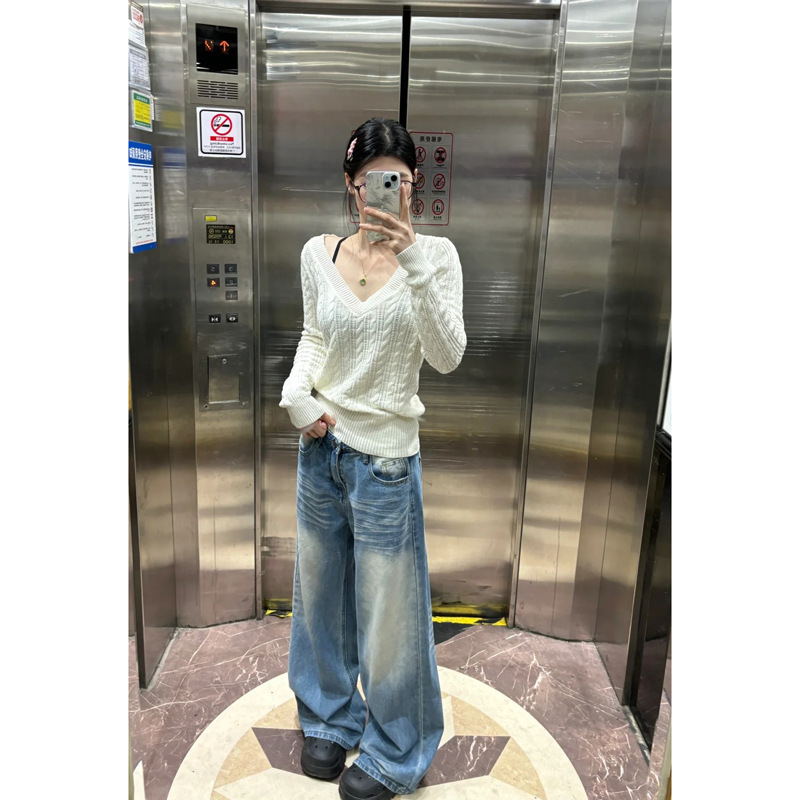 白色纯欲修身领长袖针织衫女春季设计感软糯麻花内搭打底衫上衣|undefined