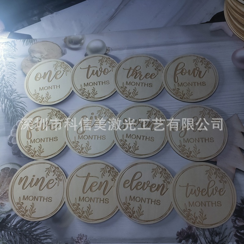 Cross-border export wooden baby milestone card baby month card newborn baby props Photo Month commemorative card