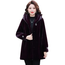 ��������Ƥ��Ů�b��ˮ���qƤëһ�w�����¿���ë����ˮ��Ƥ���b