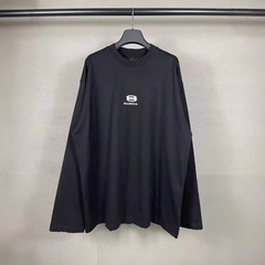 高バージョンパリB家秋冬新型双環LOGO経典刺繍水磨爛破壊して古い長袖tシャツを作ります。