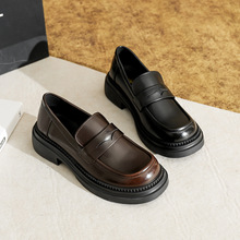 Ӣ���L�͹Űٴ��ט���ЬŮ����WԺ�L�ָ�һ�_��ͨ��СƤЬ��a