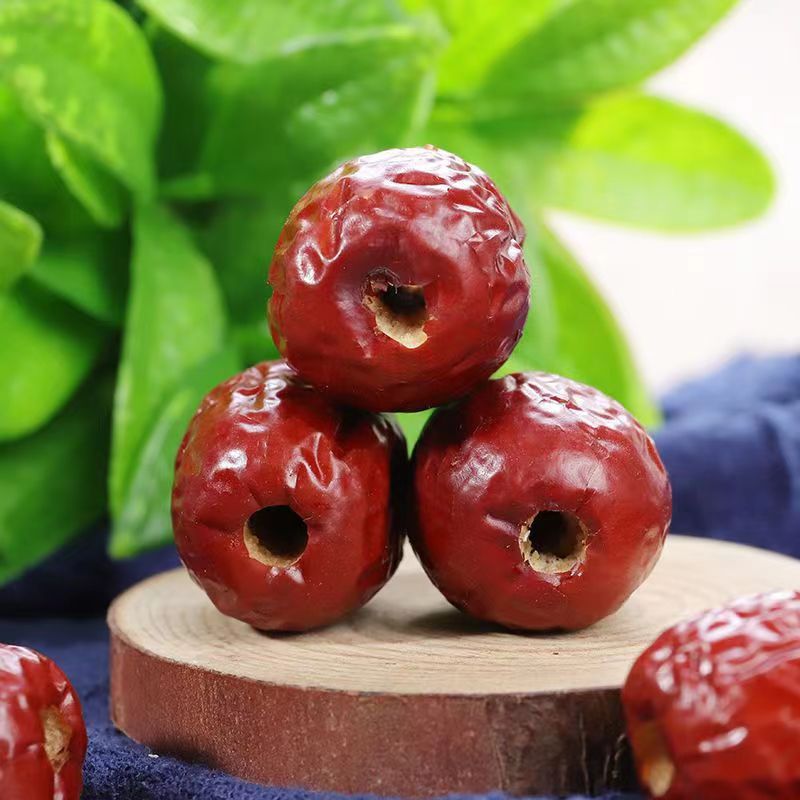 Wholesale distribution of seedless jujubes from Xinjiang, 500g, Ruqiang hollow honey dates, suitable for cooking porridge, soup, zongzi, and seedless jujubes.