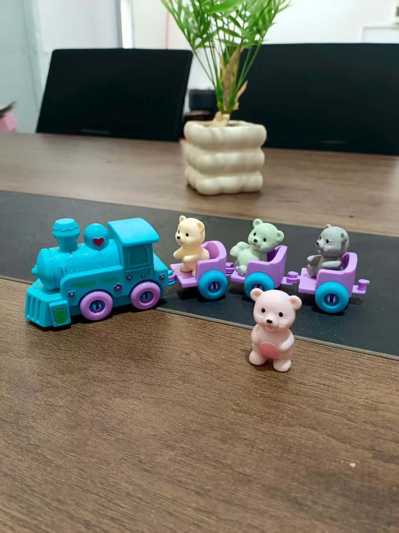 Miniature pet swing diapositivas casa de muñecas gran ventana de perro interactiva casa de juguetes de comercio electrónico fuente de productos