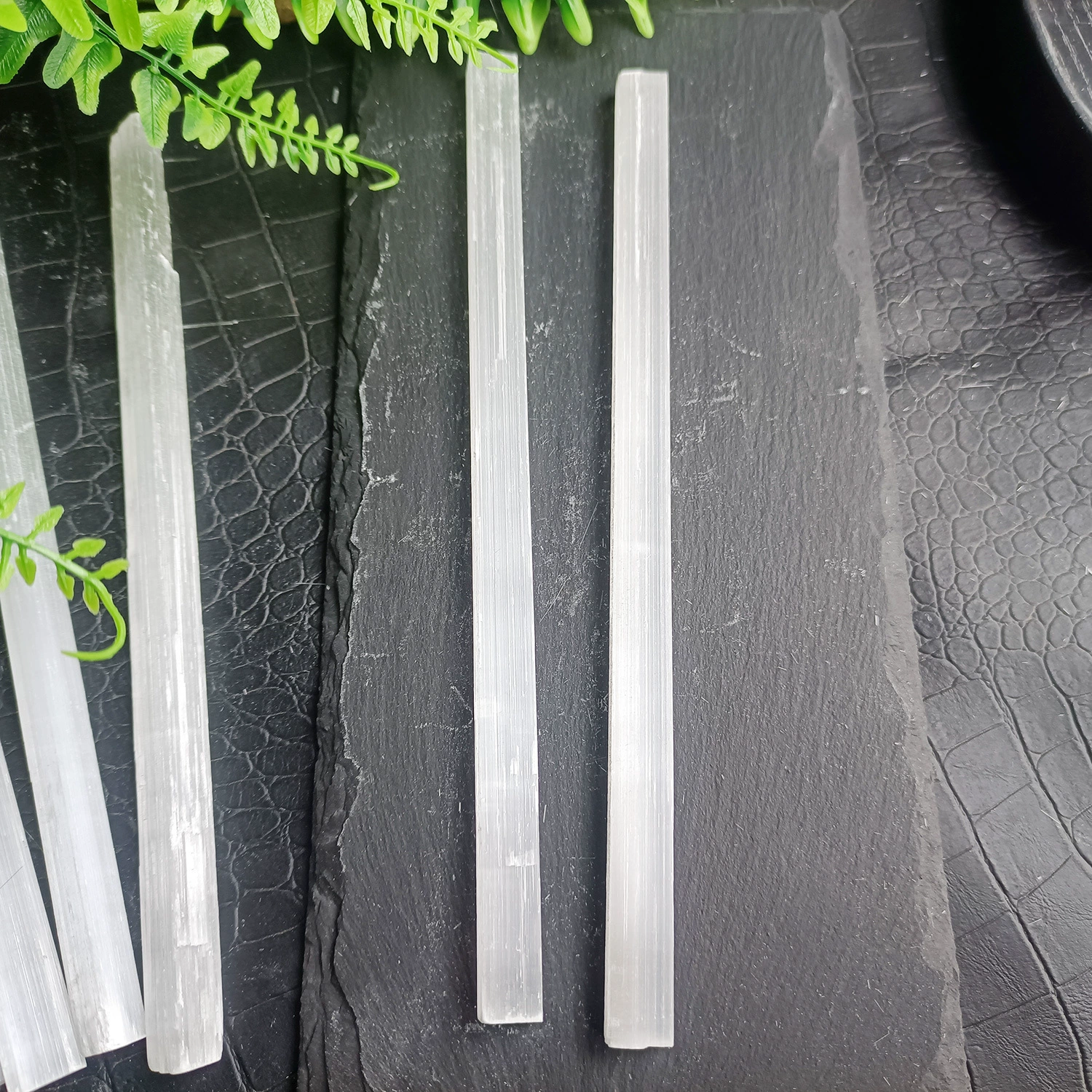 Природный марокканский трансгитовый брусчатный монокристаллический столбчатый гравий натуральный кристалл необитаемый камень оптовые продажи