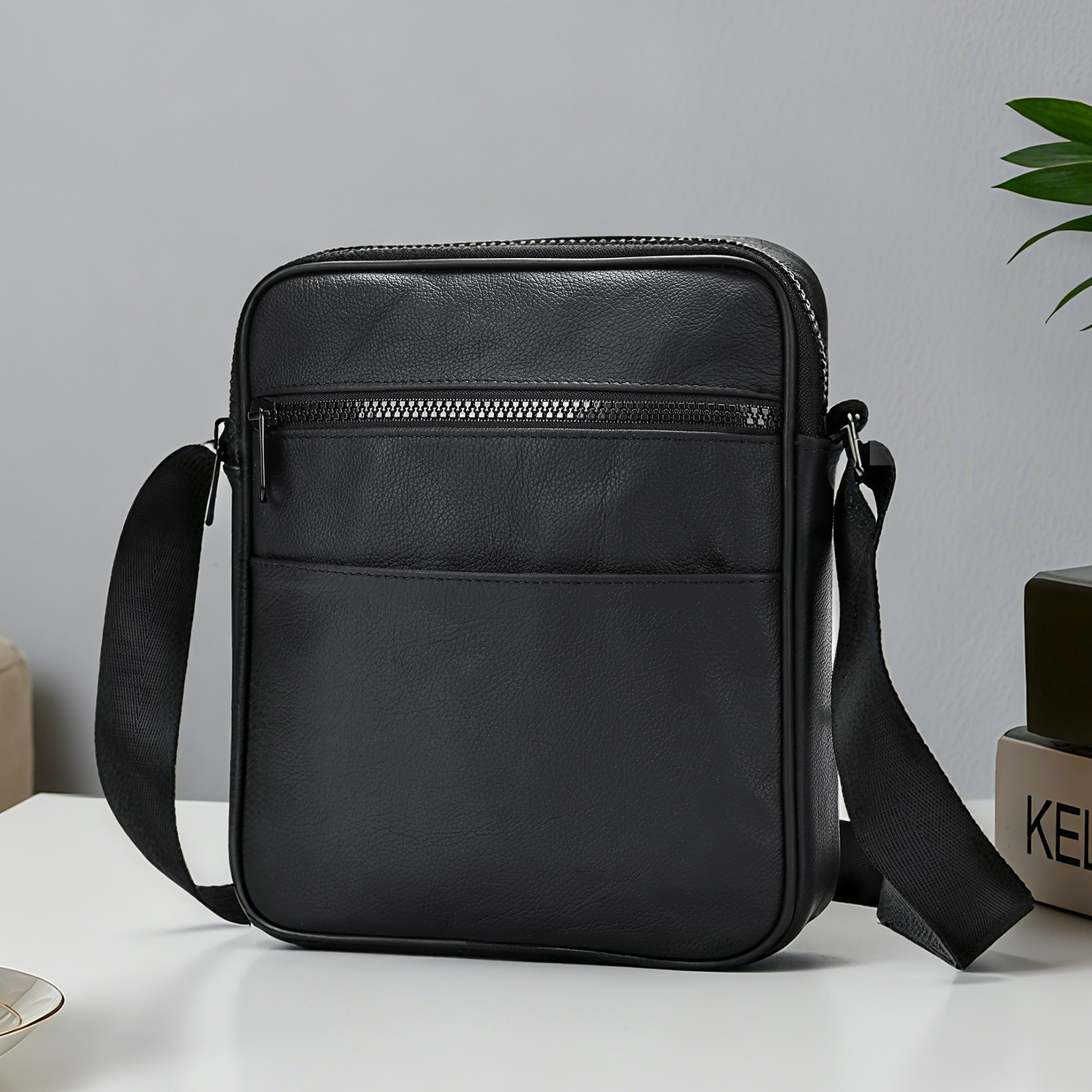 Túi đeo chéo nam da thật cao cấp phong cách Hàn Quốc, đi làm công sở — màu đen, 21cm*5cm*24cm