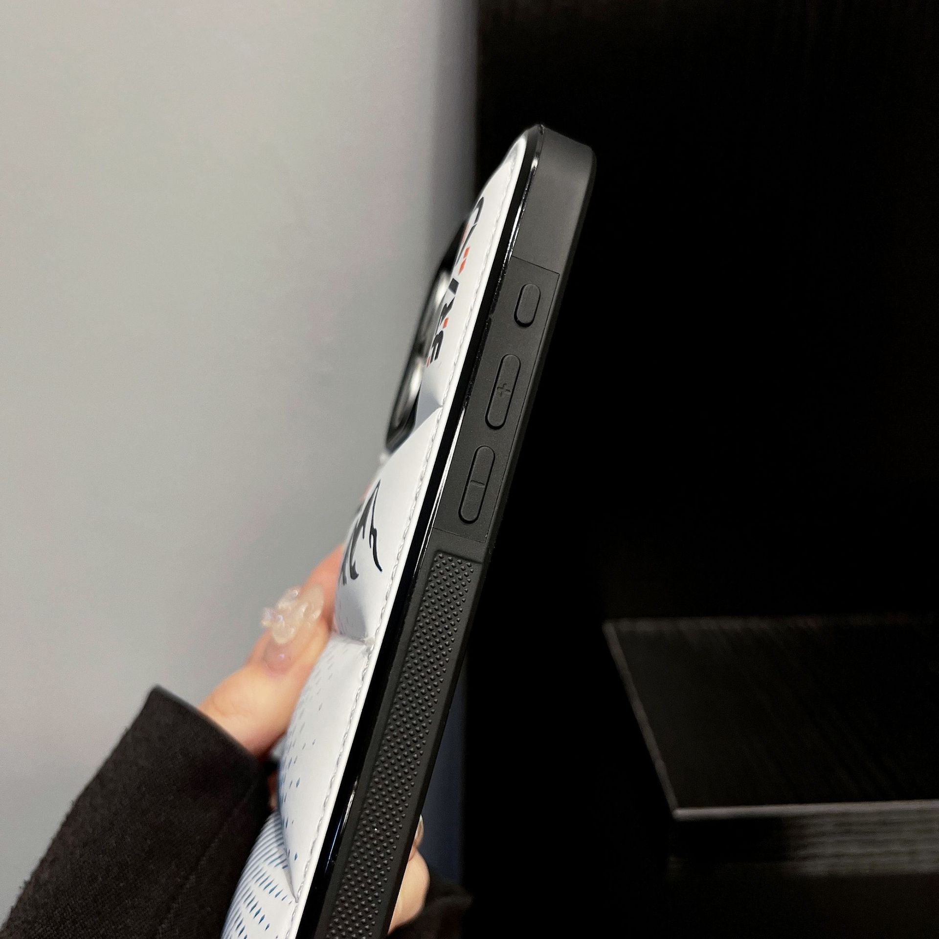 Neue Jahr Mode marke leder gepolsterte unten jacke handy fall_voghion.com